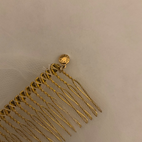 Twigs & Honey for J.Crew Single Layer Fingertip Veil in Ivory #C4061. - Picture 11 of 13